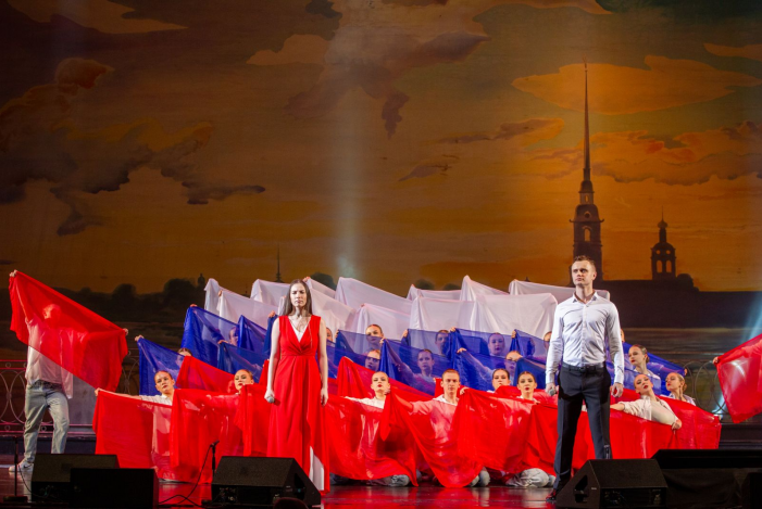 Хиль, Чернецов и Скляр спели для героев в БКЗ «Октябрьский»